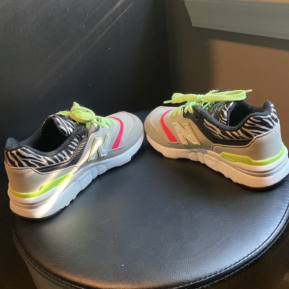 Kids New Balance Sneakers - Picture 4 of 5